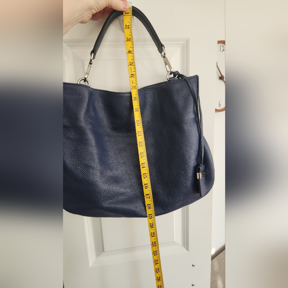 Elegant Navy Blue Leather Handbag - Picture 5 of 9